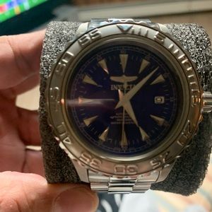 Invicta watch silver with blue dial excellent condition
